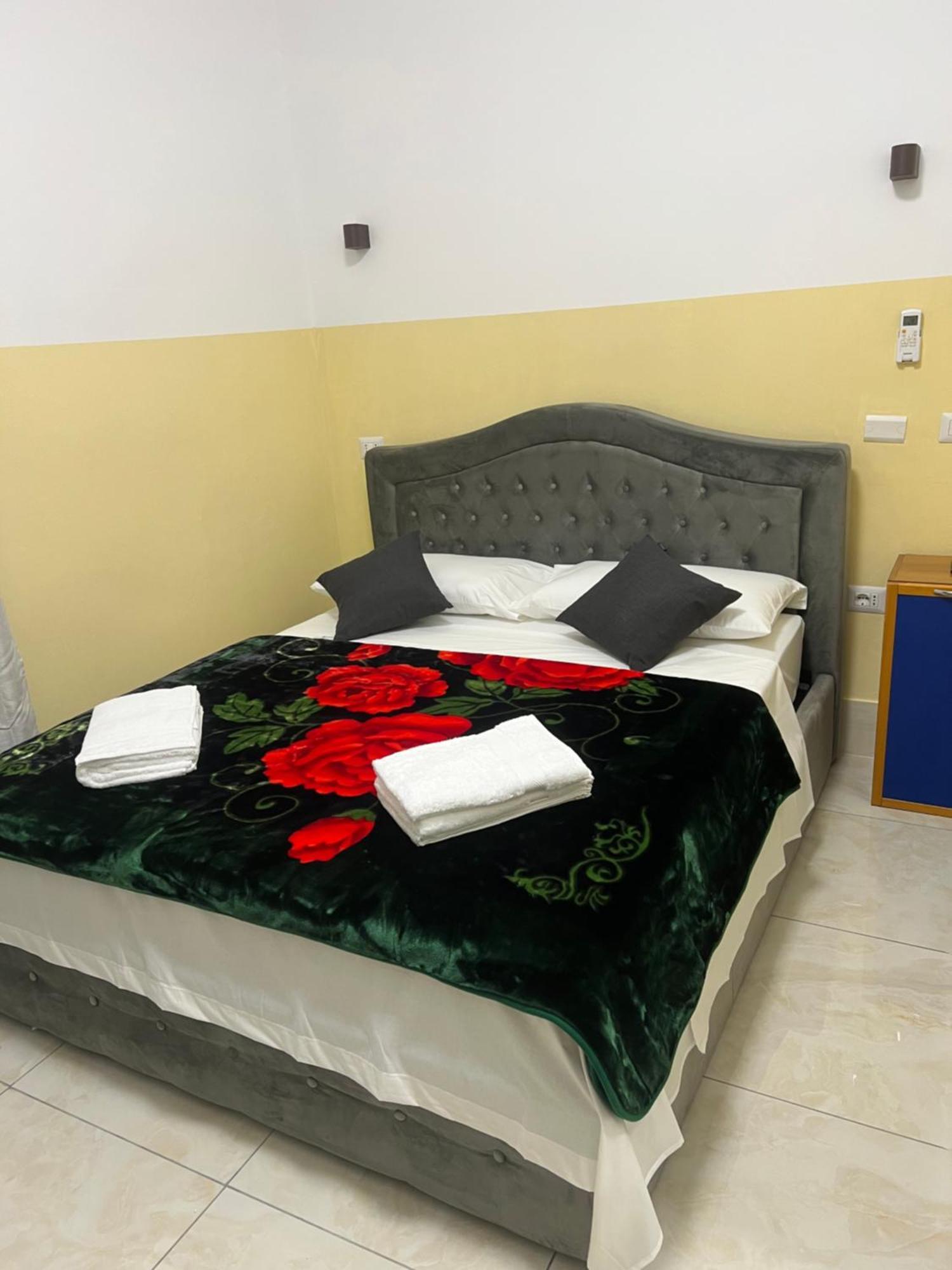 Bed and Breakfast Turati Termini Roma Exterior foto